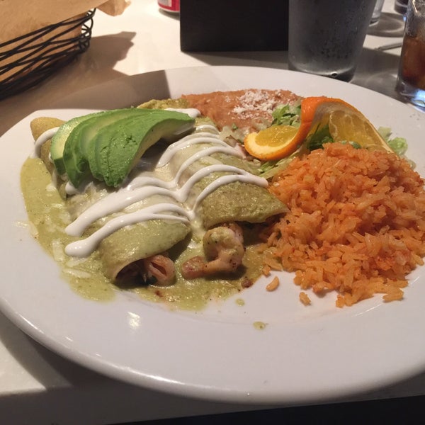 The green chip dip deemed only as "Green Crack", is phenomenal. It's hard to stop snacking on it. As for entrees I had the chicken Enchiladas Suizas, excellent Mexican food and atmosphere.