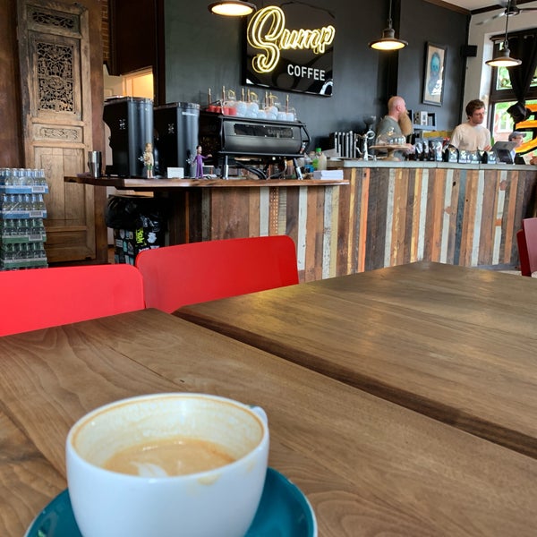 One of the best coffee shops I’ve visited, Ethiopian latte was incredible. Very relaxing vibes, got to shake the hand of the owner with the notorious beard, Scott Carey himself!