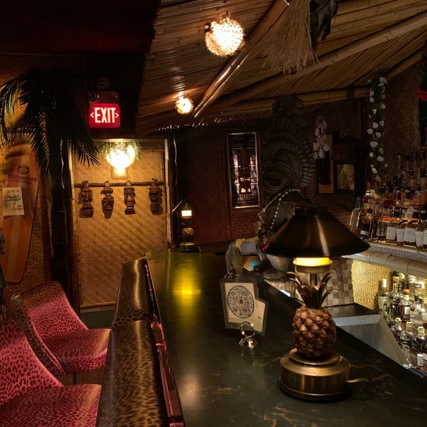 3/5/2022 tarihinde Erik R.ziyaretçi tarafından Hala Kahiki Tiki Bar &amp; Lounge'de çekilen fotoğraf