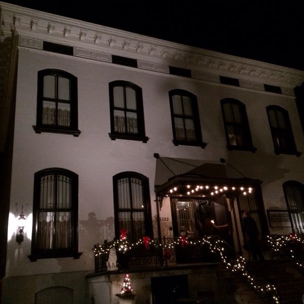 12/1/2013 tarihinde Erik R.ziyaretçi tarafından The Lemp Mansion'de çekilen fotoğraf