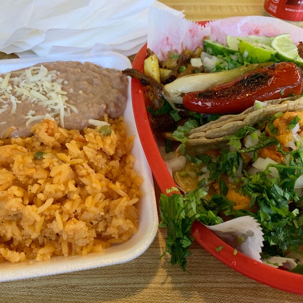 La Rosita Grocery Store in Glendale Heights