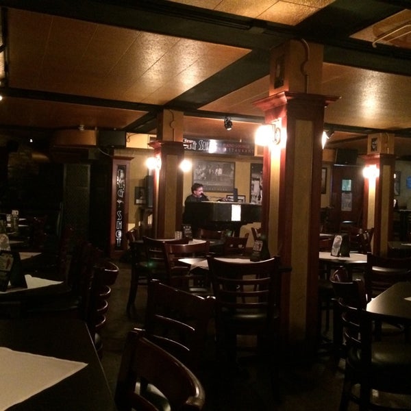 6/14/2014에 Erik R.님이 Big Shot Piano Lounge &amp; Restaurant에서 찍은 사진