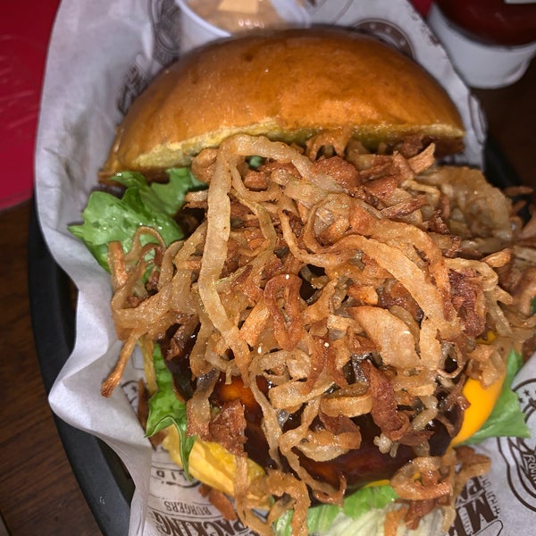 Photo taken at Meatpacking NY Prime Burgers by Maura B. on 9/15/2019