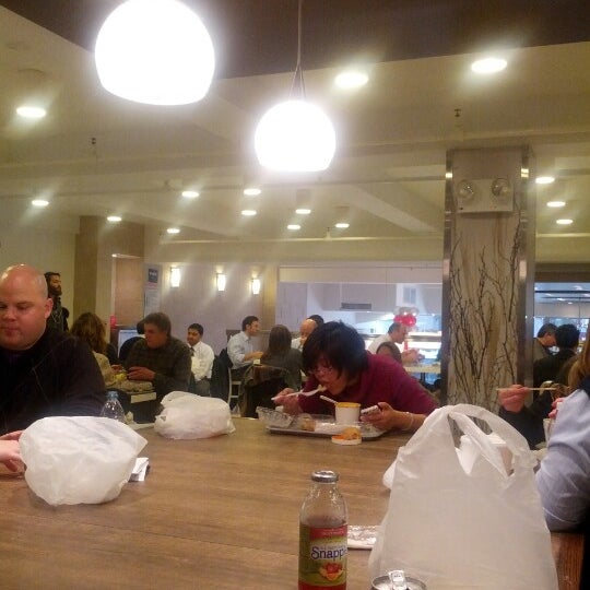 Photo taken at Essen Fast Slow Food by Nick L. on 12/19/2012
