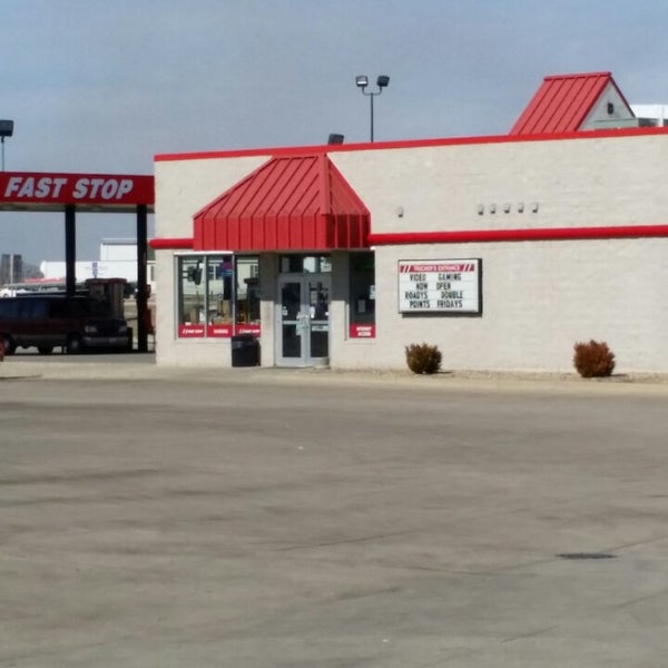 Круглосуточные магазины в америке. Fast stop. Круглосуточный магазин на английском. Fast stop. Бейкерсфилд табличка.