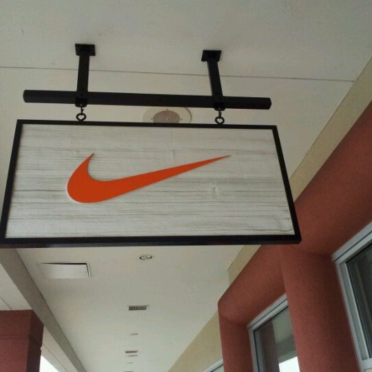 nike pleasant prairie outlet