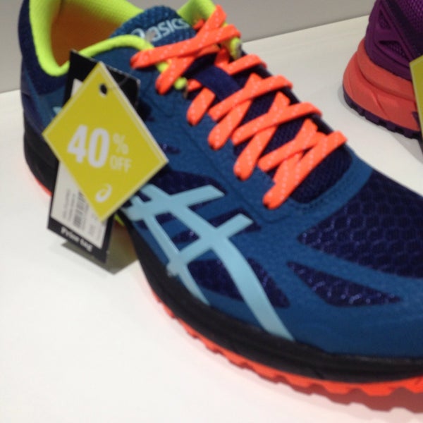 mitsui outlet asics