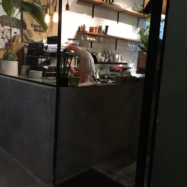 6/22/2018에 edison m.님이 HM Food Café에서 찍은 사진