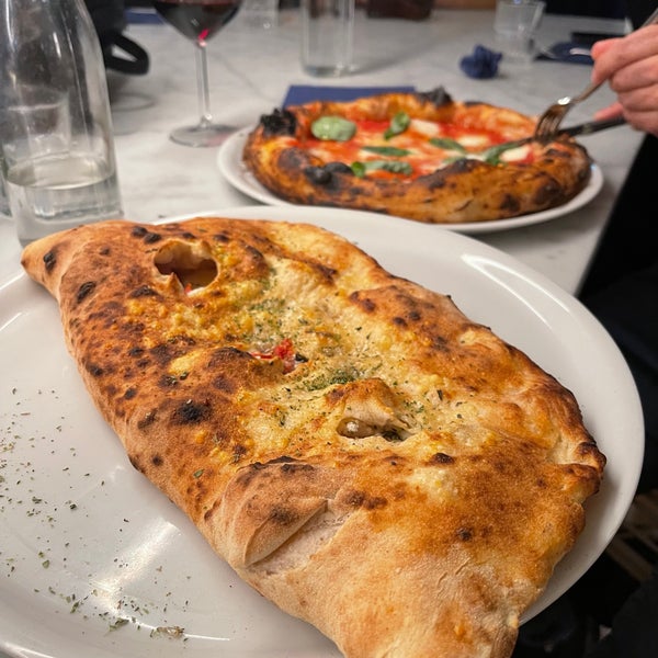 Foto scattata a nNea Pizza da Arefe I. il 10/26/2021