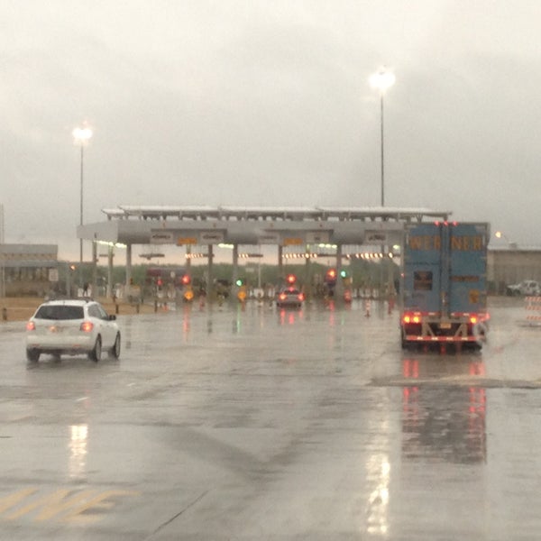 Photos at US Border Patrol Checkpoint Encinal, TX