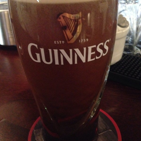 Foto tirada no(a) Dublin Irish Pub por Mikhail S. em 11/15/2013