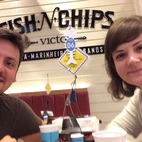 Photo taken at Victor Fish &#39;n&#39; Chips by Daniele V. on 9/26/2015