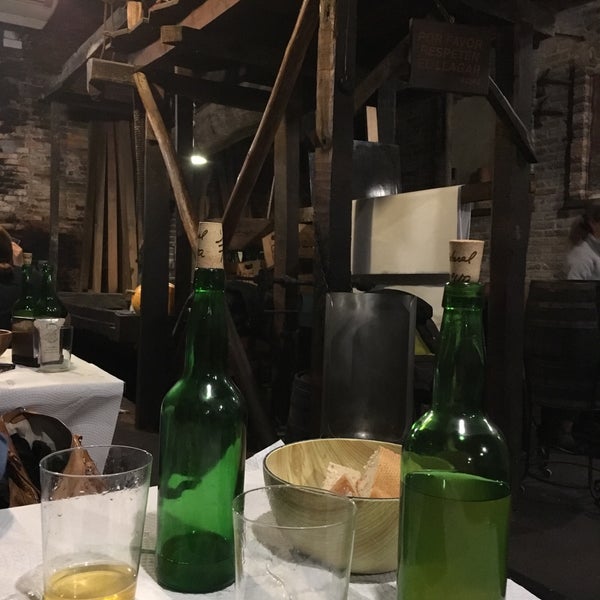 Sidrería El Polesu "Casa Pinín" Restaurante español en Cangas de Onis