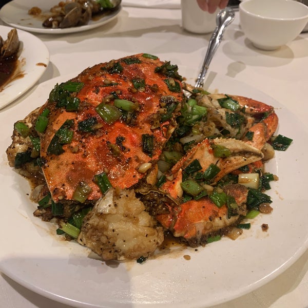 Снимок сделан в Newport Tan Cang Seafood Restaurant пользователем Jason F. 12/29/2019