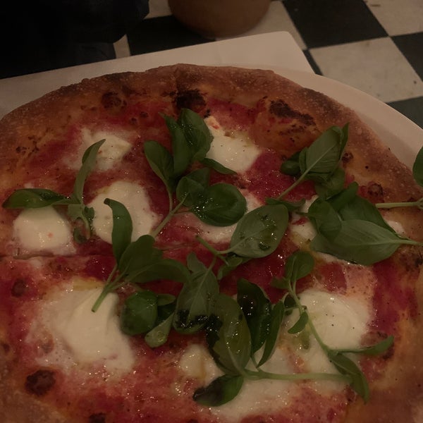 11/26/2020 tarihinde Jason F.ziyaretçi tarafından Pizzeria Mozza'de çekilen fotoğraf