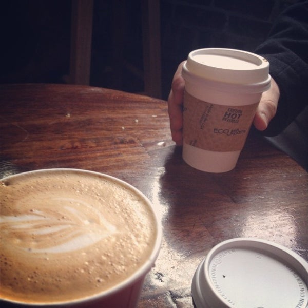 11/9/2013にAdrian M.がGreen T Coffee Shopで撮った写真