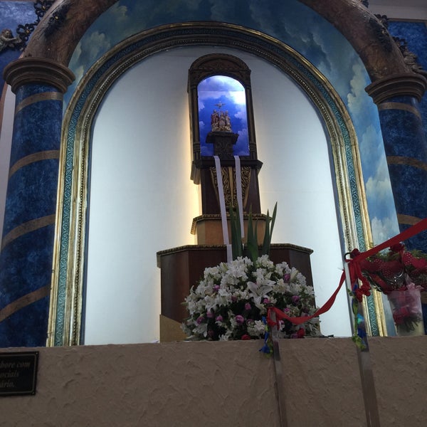Foto diambil di Santuário Basílica do Divino Pai Eterno oleh W.M. M. pada 12/14/2015