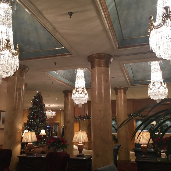 12/26/2016 tarihinde Christine A.ziyaretçi tarafından The Saint Paul Hotel'de çekilen fotoğraf