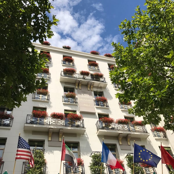 Foto tirada no(a) Hôtel Napoléon por Christine A. em 6/29/2017