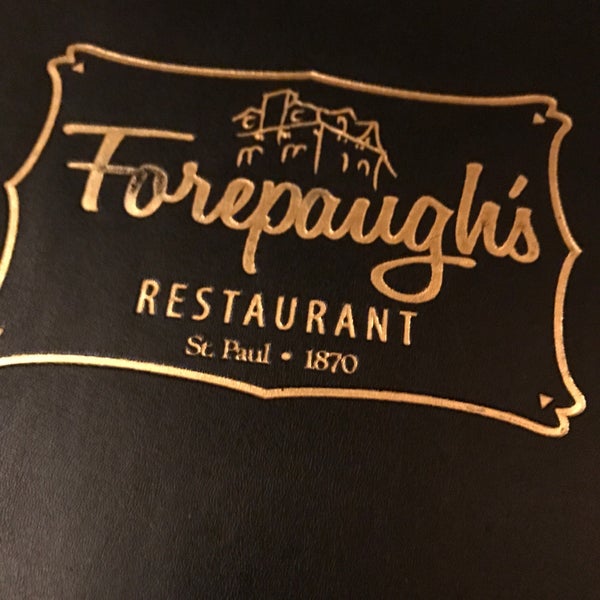 Foto tomada en Forepaugh&#39;s Restaurant  por Christine A. el 12/23/2017