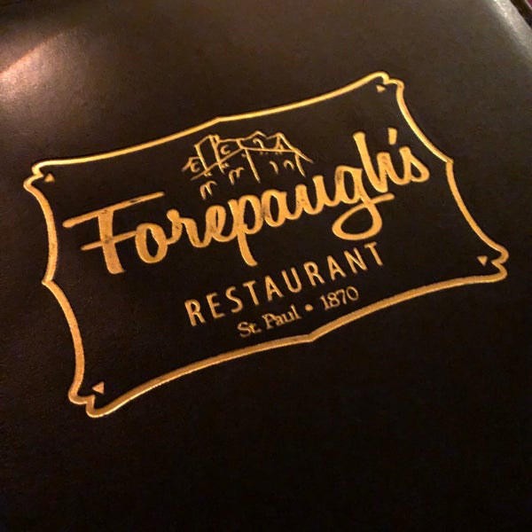 Foto tomada en Forepaugh&#39;s Restaurant  por Christine A. el 12/23/2018