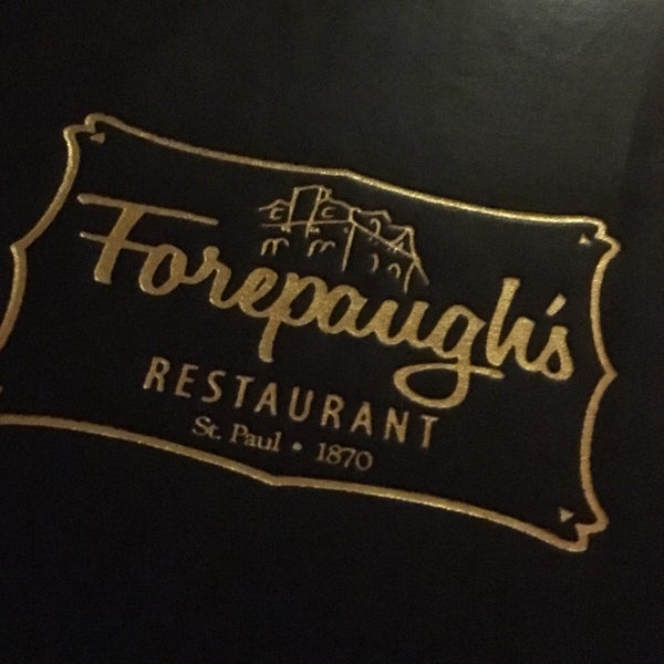 Foto tomada en Forepaugh&#39;s Restaurant  por Christine A. el 12/24/2016