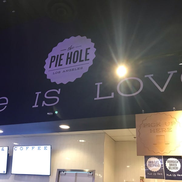 รูปภาพถ่ายที่ The Pie Hole โดย PT เมื่อ 1/26/2019