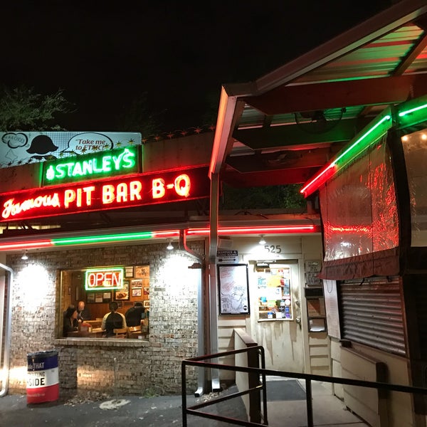 Photo taken at Stanley&#39;s Famous Pit Barbecue by PT on 11/13/2017