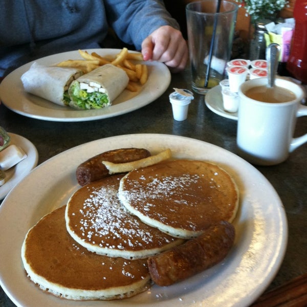 Photo taken at Northvale Classic Diner by Tiffany D. on 12/7/2013