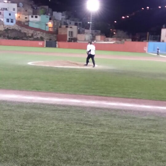 File:Estadio de Beisbol Aguilar y Maya Guanajuato - panoramio.jpg