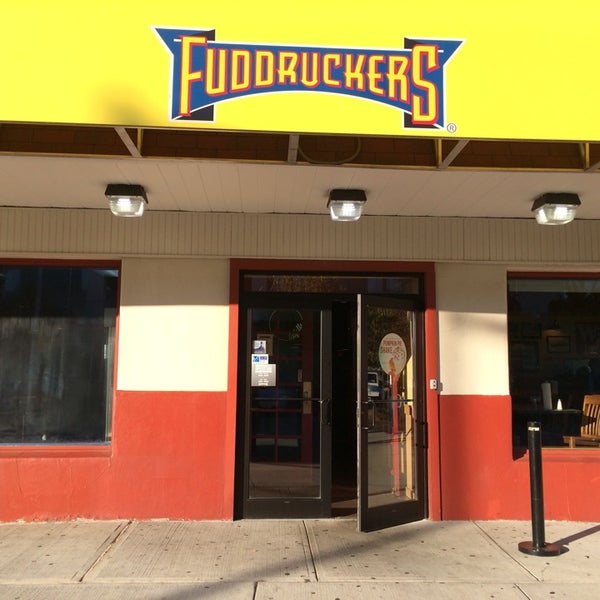 Photo taken at Fuddruckers by Nate S. on 10/20/2013