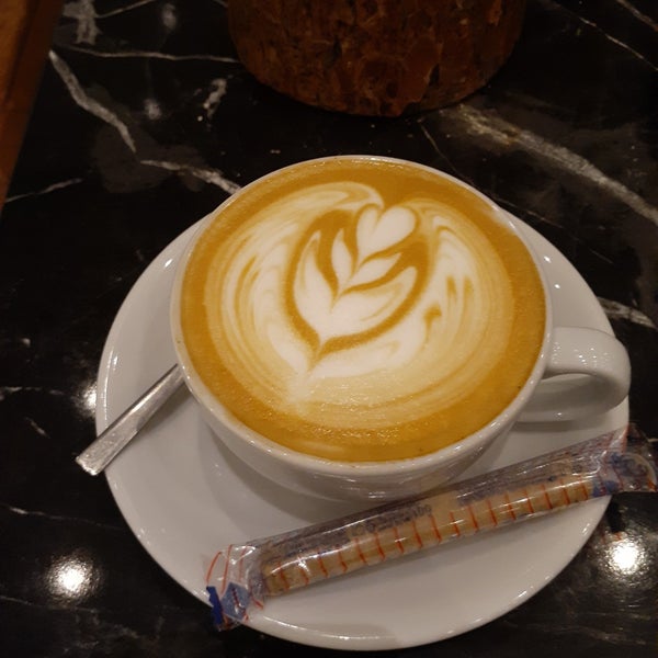 Photo taken at Coffee Line by GÖKHAN on 9/14/2019