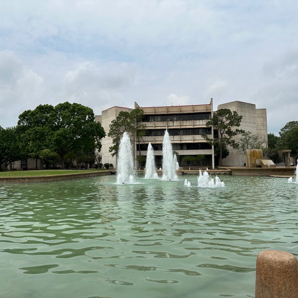 Foto diambil di University of Houston oleh Kevin H. pada 4/2/2023