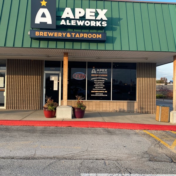 Foto tomada en Apex Aleworks Brewery &amp; Taproom  por Kevin H. el 11/12/2020