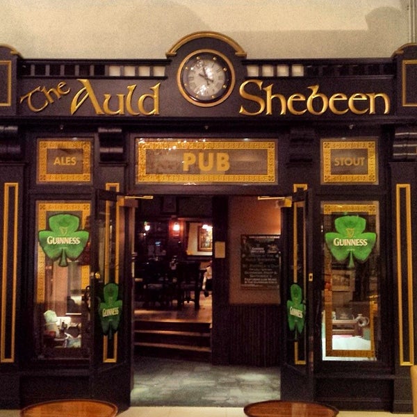 Foto tirada no(a) The Auld Shebeen Pub por Doug M. em 3/18/2014