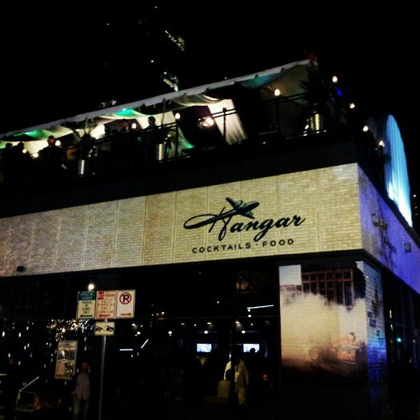 11/18/2012にDoug M.がHangar Loungeで撮った写真