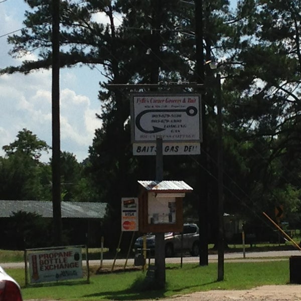 Fyffe's Corner Grocery and Bait Fuel Station
