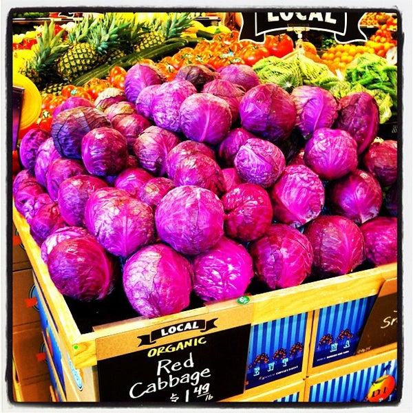 4/22/2013 tarihinde Ray D.ziyaretçi tarafından Whole Foods Market'de çekilen fotoğraf