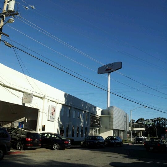 Rector PorscheAudi Concesionaria de coches en Burlingame