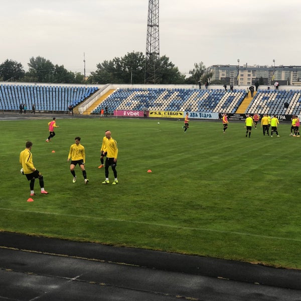 Футбольный стадион в Медведково