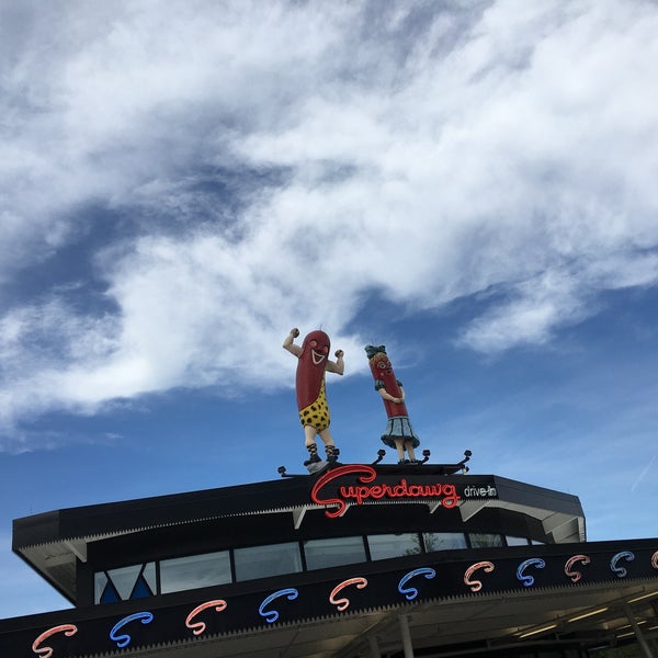 Photo taken at Superdawg Drive-In by Ozzy on 5/25/2020