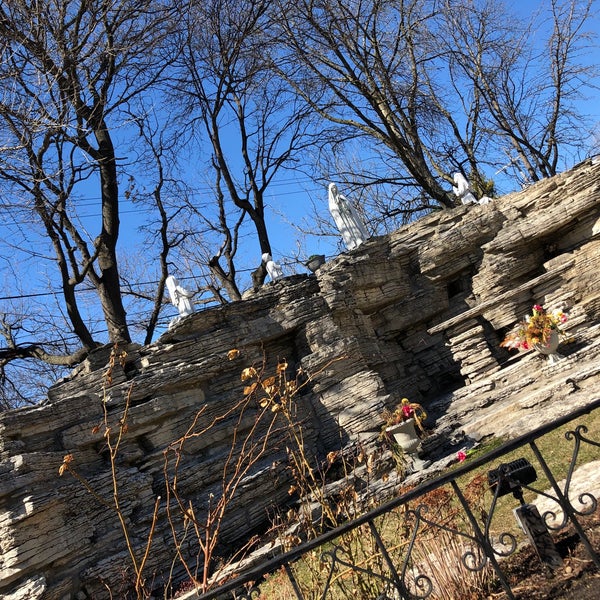 Marian Shrine Bluemound Heights 1 tip from 57 visitors