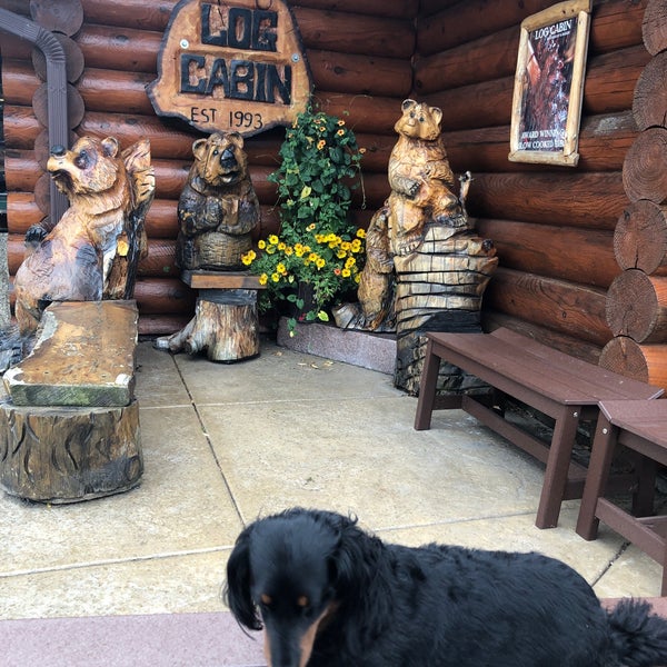 Foto scattata a Log Cabin Family Restaurant da Ozzy il 7/11/2022