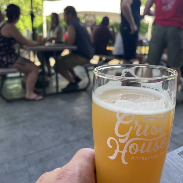 Photo taken at Grist House Craft Brewery by Nick B. on 5/29/2022
