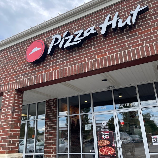 Pizza Hut Macedonia'da Pizzacı