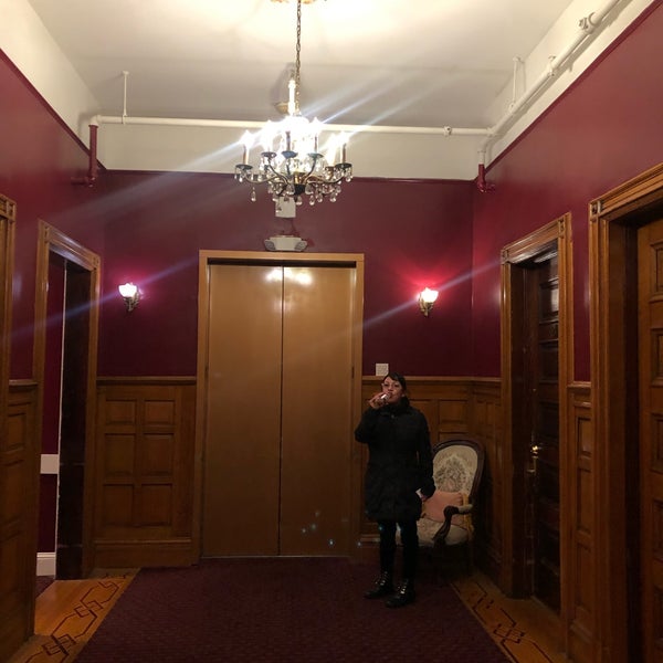 12/9/2019 tarihinde Sara W.ziyaretçi tarafından Queen Anne Hotel'de çekilen fotoğraf