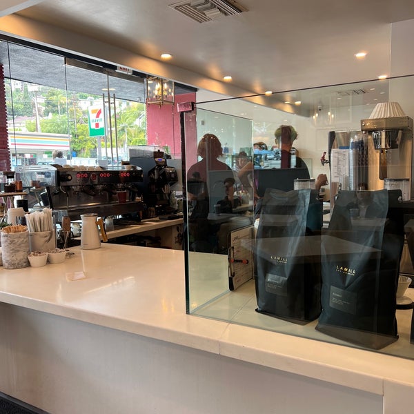 Foto tirada no(a) Lamill Coffee Boutique por Sara W. em 4/3/2022