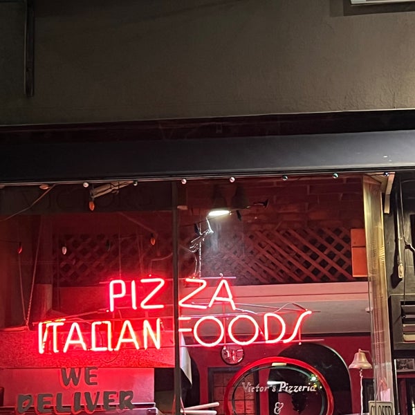 4/11/2022にSara W.がVictor&#39;s Pizzaで撮った写真