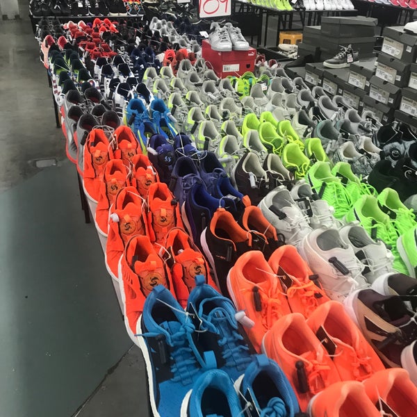 Sport Planet Warehouse Original Or Not Bantal Amo Sport Planet Warehouse Original Or Not Bantal Amo