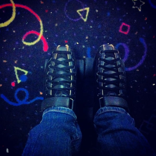 12/28/2012にJessica O.がInternational Sports, Skating &amp; Fun  Centreで撮った写真